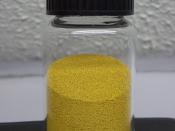 English: Vanadium pentoxide in a vial