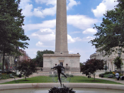 Baltimore's Washington Monument lies two blocks north of US 40 in Baltimore