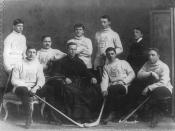 English: St. Mary's College hockey team, Montreal, Canada. The English-language section of St. Mary's College became Loyola College in 1896, which itself merged with Sir George Williams University to form Concordia University in 1974. Français : Équipe de