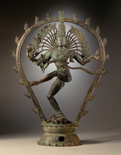 English: Sculpture of Shiva in copper alloy from India (Tamil Nadu). Dimensions: 30 x 22 1/2 x 7 in. Circa 950-1000. Dim :76.20 x 57.15 x 17.78 cm. Art of the Chola dynasty (IXe -XIIIe c.) Français: Sculpture de Shiva dans un alliage de cuivre en provenan