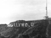 English: The Hollywood Sign in disrepair during the 1970s