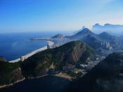 English: A view of Rio de Janeiro in the direction of Copacabana and Ipanema, from Sugarloaf mountain. Deutsch: Blick vom Zuckerhut auf Rio de Janeiro (Blickrichtung Copacabana, Ipanema)