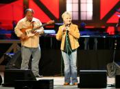 English: Connie Smith alongside her guitar player at the Grand Ole Opry (May 18, 2007).