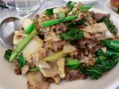 English: Phat Si-io - Fried rice noodles in gravy ไทย: ผัดซีอิ๊ว