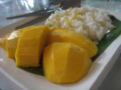 Thai mango with glutinous rice.