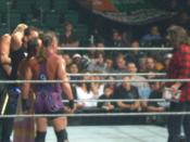 English: Mick Foley promoting his book on ECW Español: Mick Foley en la ECW con los ECW Originals.