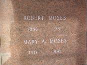 English: The crypt of Robert Moses in Woodlawn Cemetery, Bronx, NY