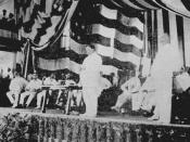 English: William Howard Taft, with Governor-General James E. Smith, Addressing the audience while reading a proclamation from president Theodore Roosevelt establishing the Philippine Assembly.