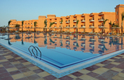 English: Swimming Pool (TTC Sunny Beach, Hurghada, Egypt) Nederlands: Zwembad (TTC Sunny Beach, Hurghada, Egypte) Français : Piscine (TTC Sunny Beach, Hurghada, Égypte)