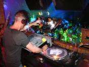 English: Ariel (DJ) in London's Fabric nightclub during the summer of 2006.