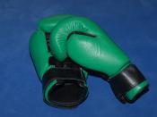 Boxing gloves Español: Guantes de boxeo Français : Gants de boxe